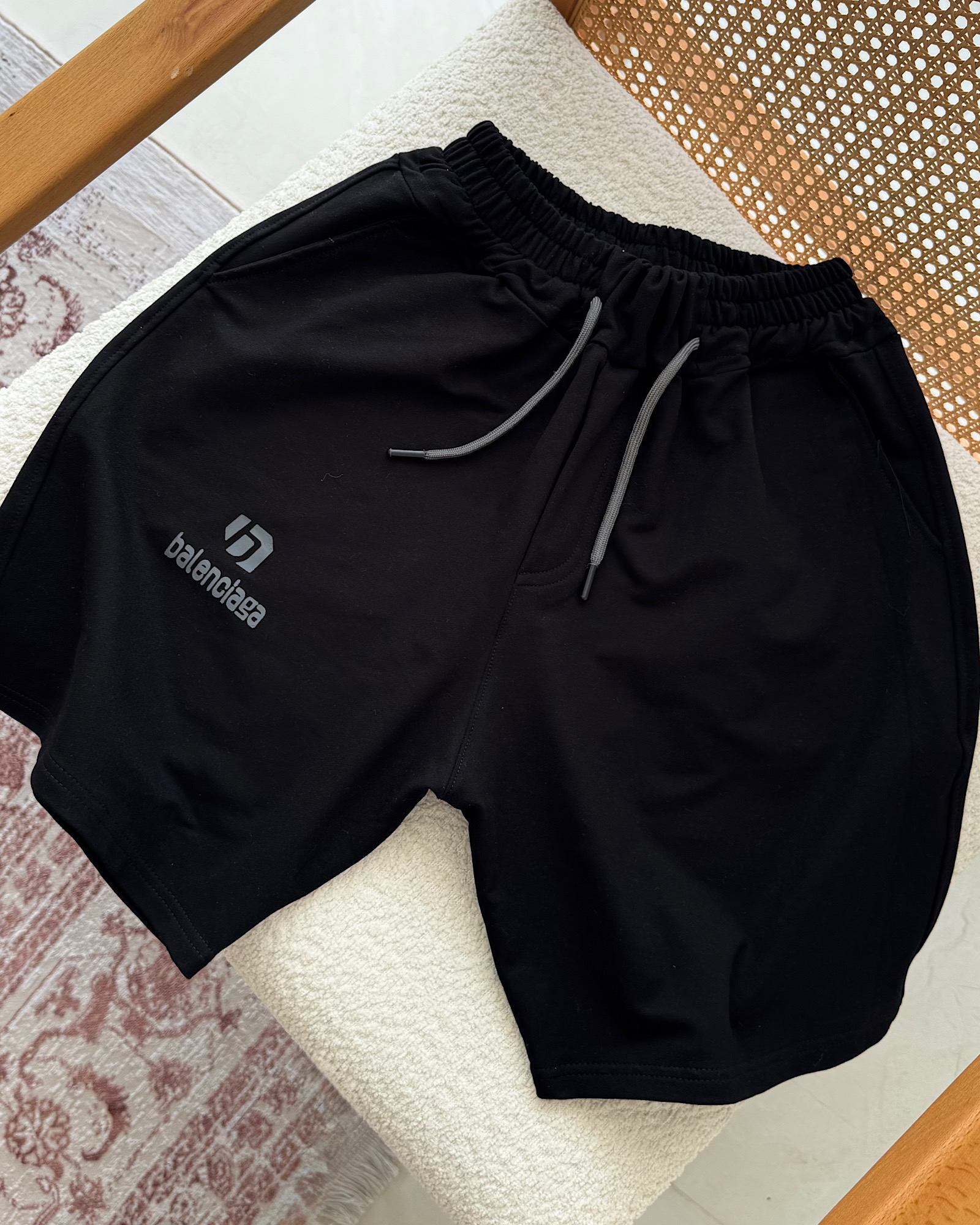 شلوارک مردانه پنبه گلکسی بالای زانو Balenciaga